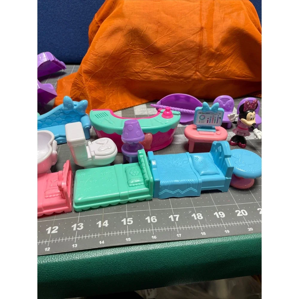 Disney Minnie Mouse Daisy Duck Bow-Tique Furniture Figures Lot Beds Slide Desk‎